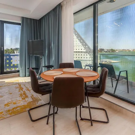 Lakefront Luxe